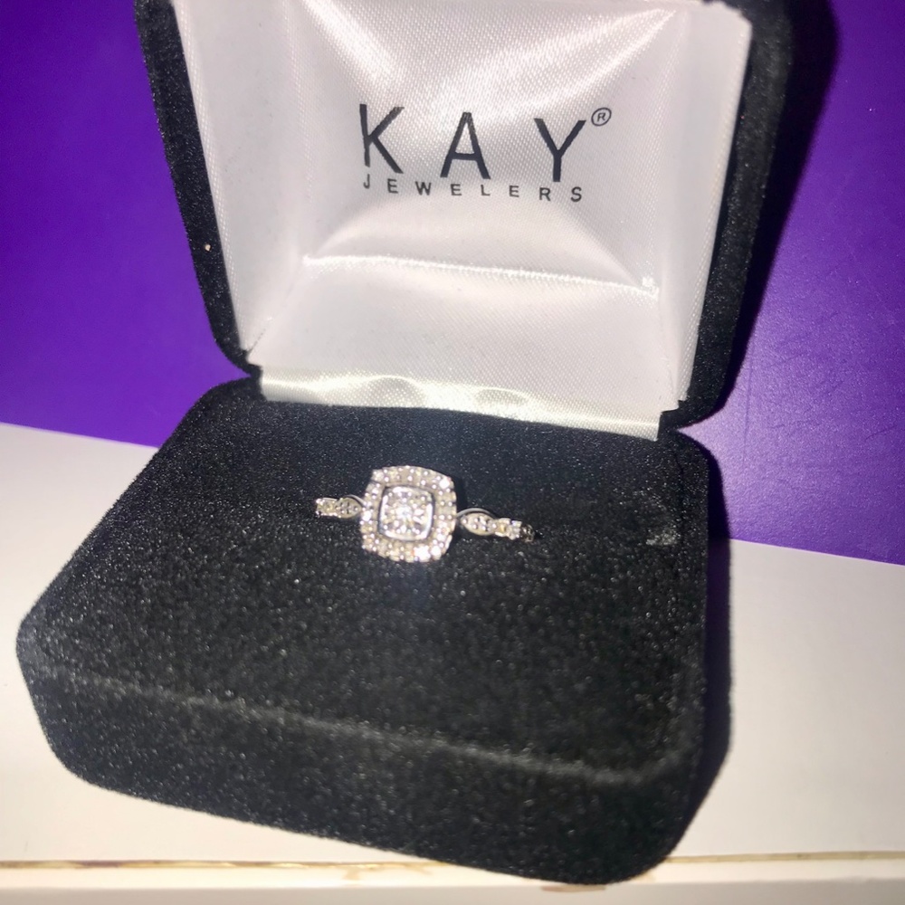 Diamond Promise Ring - Picture 4 of 6